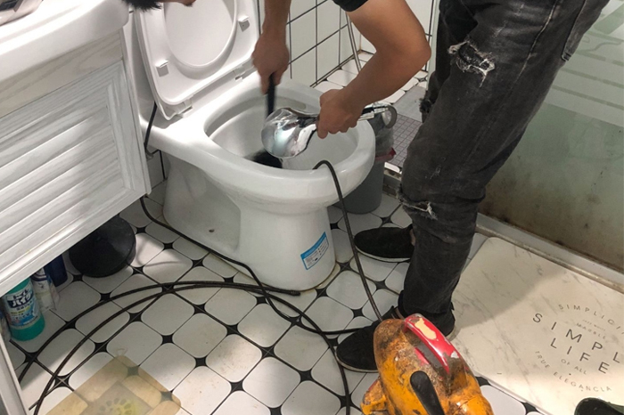 瑞安马桶经常堵塞竟是因为它们,别因方便惹来大麻烦